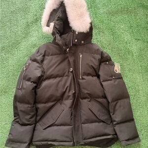Black Puffer Jacket with Fur Hood Moose Knuckles QC Scans